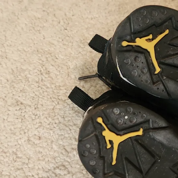 Air Jordan True Flight toddler sneakers